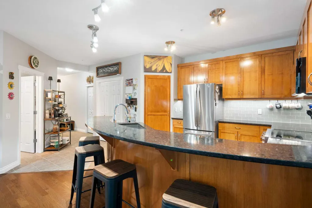 24 Hemlock Crescent SW Calgary AB T3C2Z1