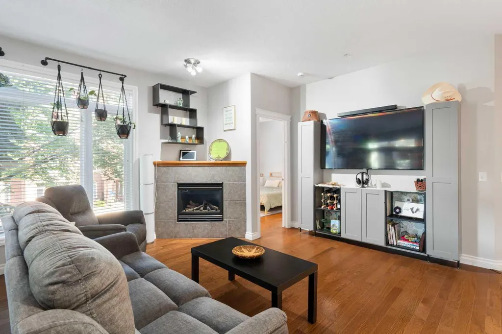 24 Hemlock Crescent SW Calgary AB T3C2Z1