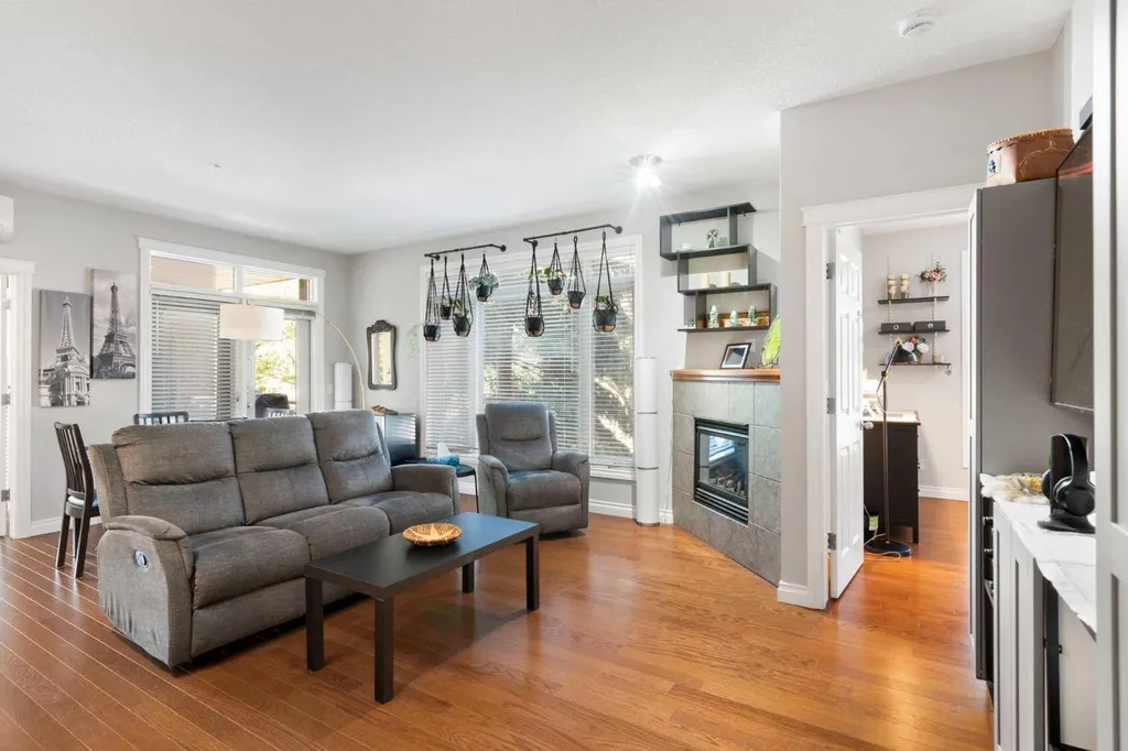 24 Hemlock Crescent SW Calgary AB T3C2Z1