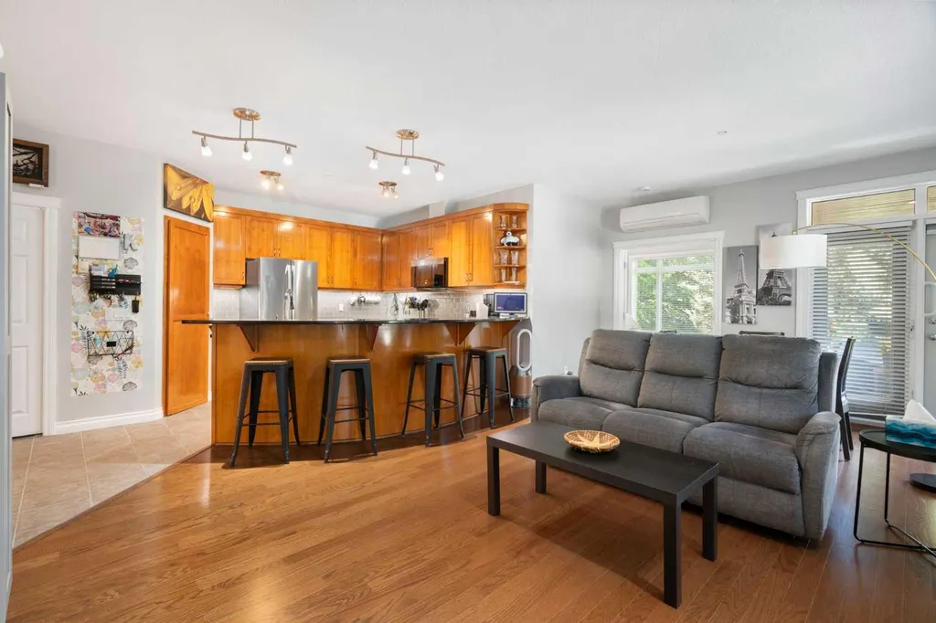 24 Hemlock Crescent SW Calgary AB T3C2Z1