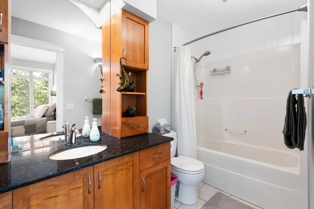 24 Hemlock Crescent SW Calgary AB T3C2Z1