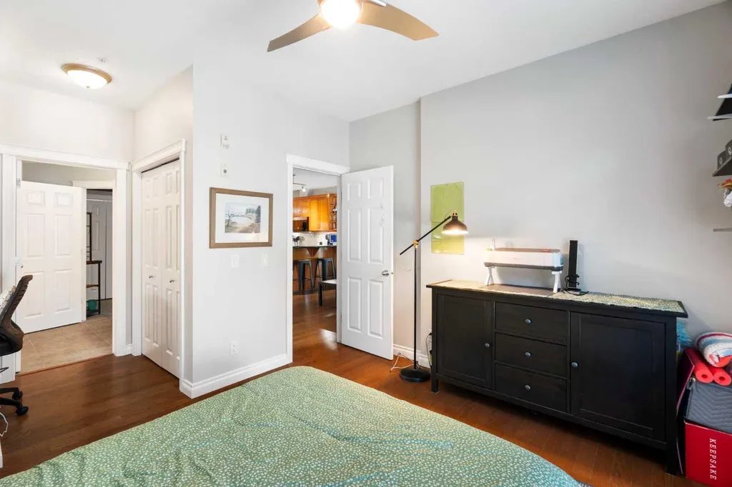 24 Hemlock Crescent SW Calgary AB T3C2Z1