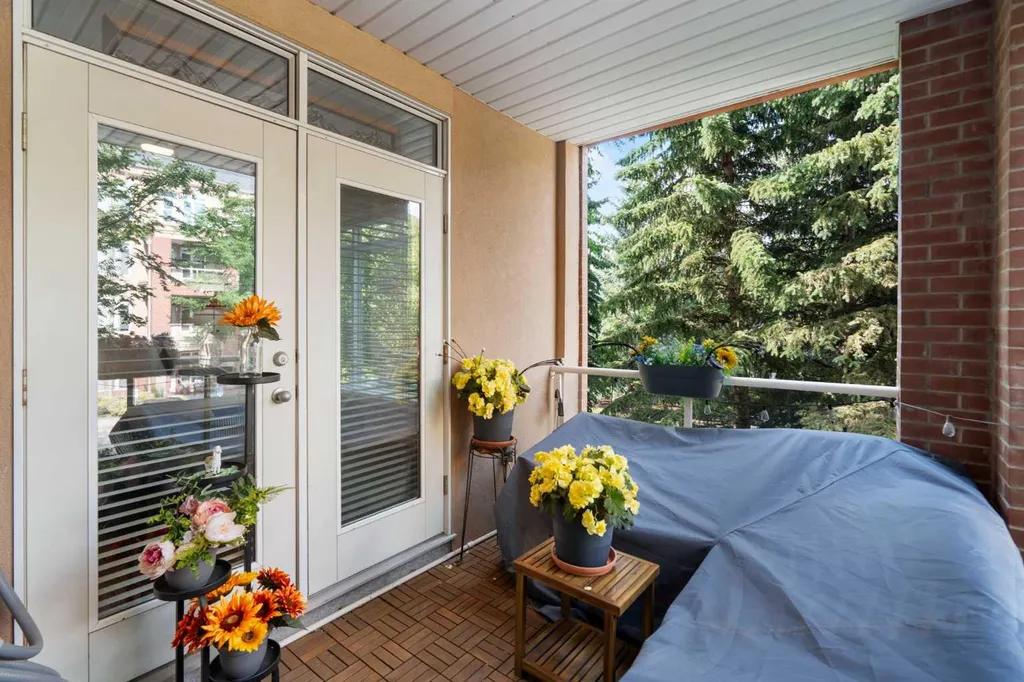 24 Hemlock Crescent SW Calgary AB T3C2Z1
