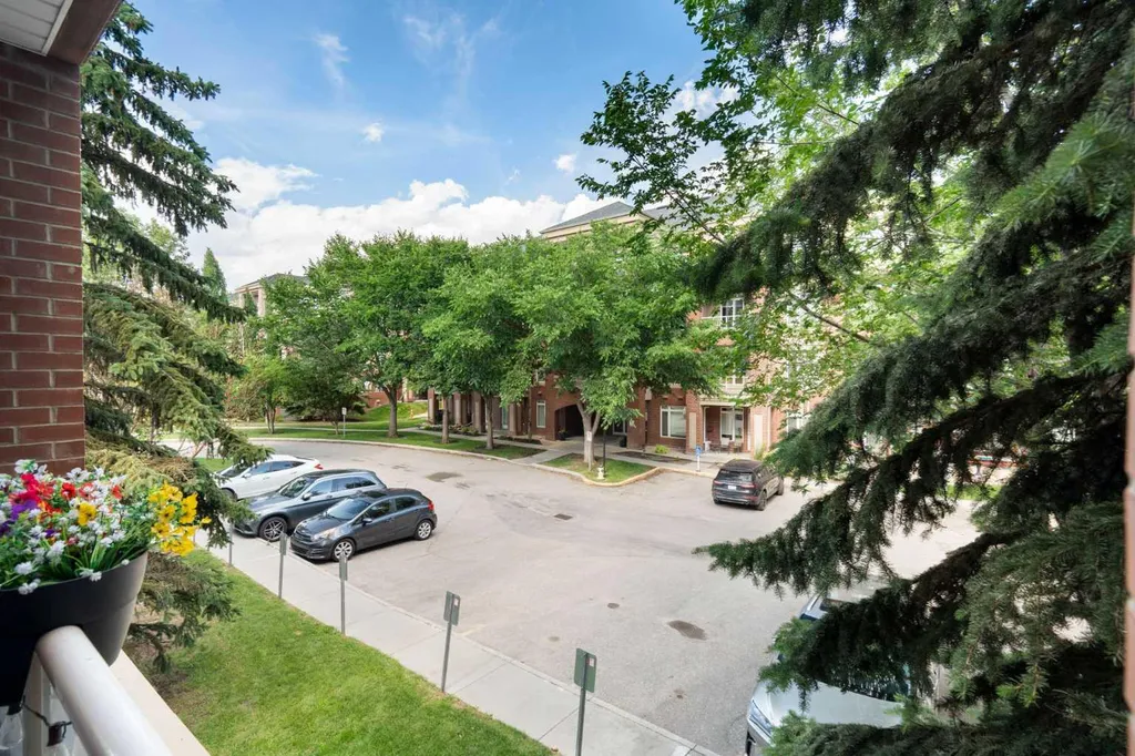 24 Hemlock Crescent SW Calgary AB T3C2Z1