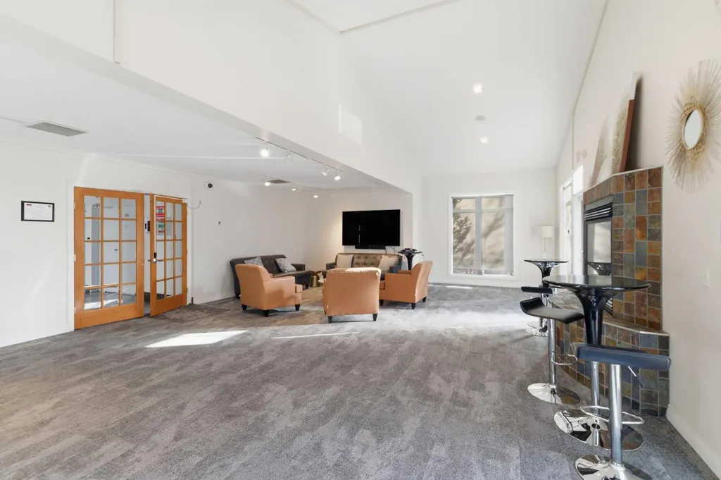 24 Hemlock Crescent SW Calgary AB T3C2Z1