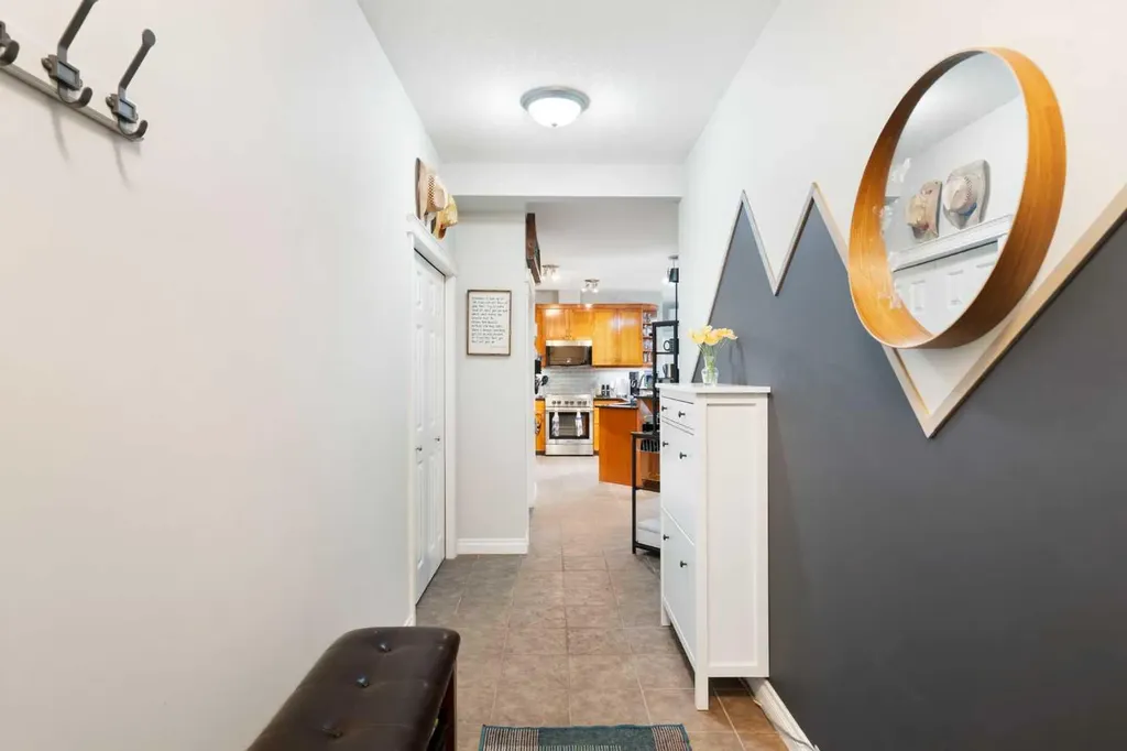 24 Hemlock Crescent SW Calgary AB T3C2Z1