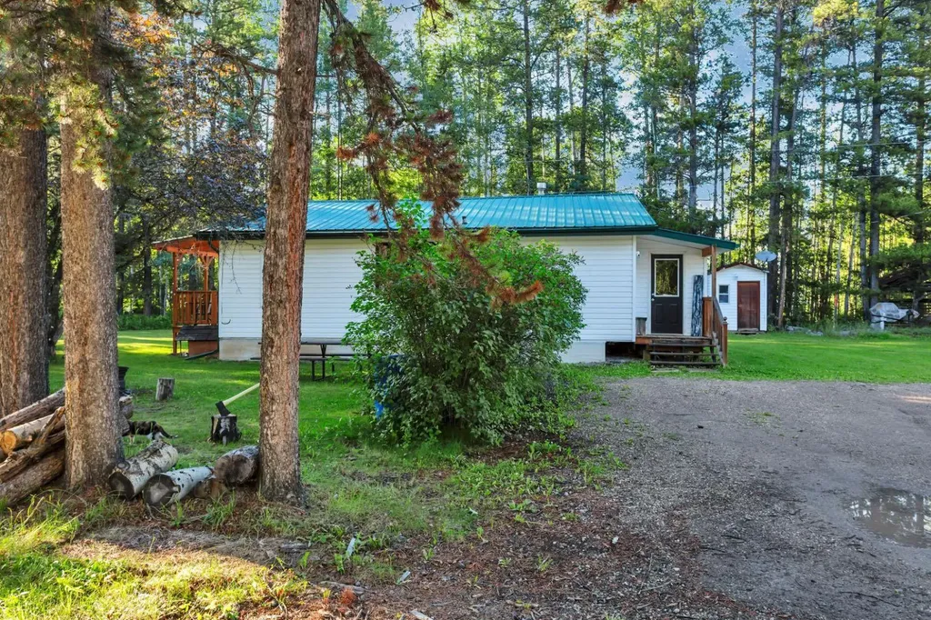 394051 Range Road 6-5 Rural Clearwater County AB T4T 1V5