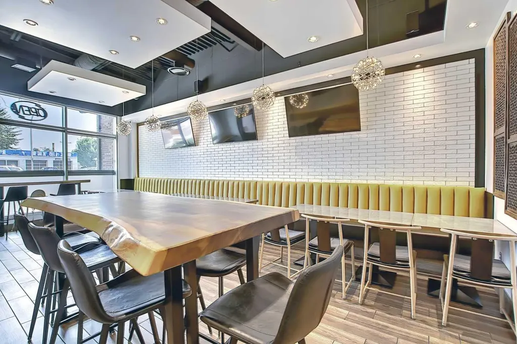 120 Edmonton Trail Calgary AB T2E6W2