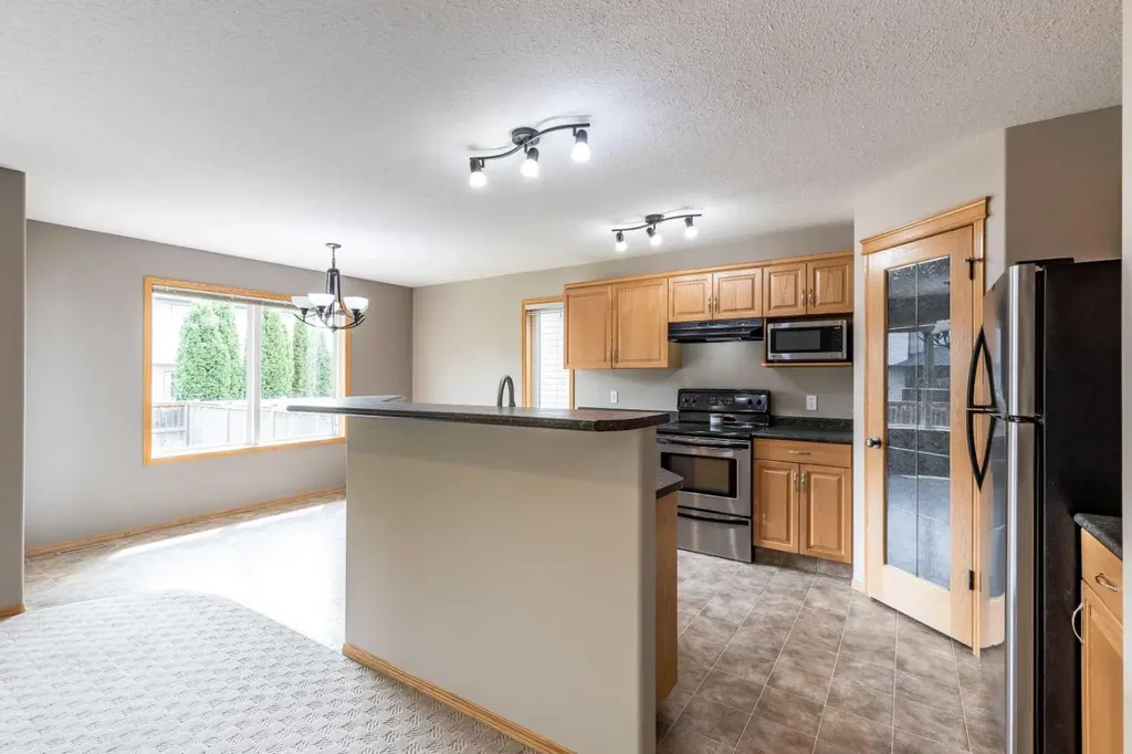 55 Vista Close SE Medicine Hat AB T1B 0A9