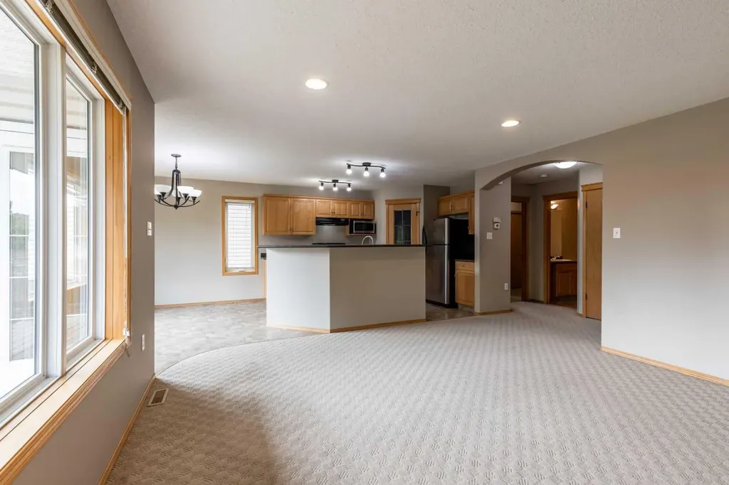 55 Vista Close SE Medicine Hat AB T1B 0A9