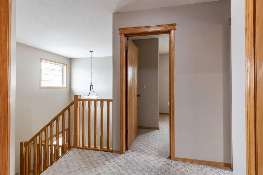 55 Vista Close SE Medicine Hat AB T1B 0A9