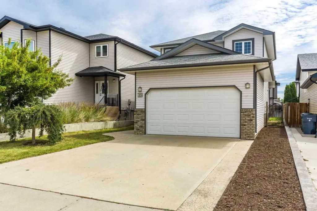 55 Vista Close SE Medicine Hat AB T1B 0A9