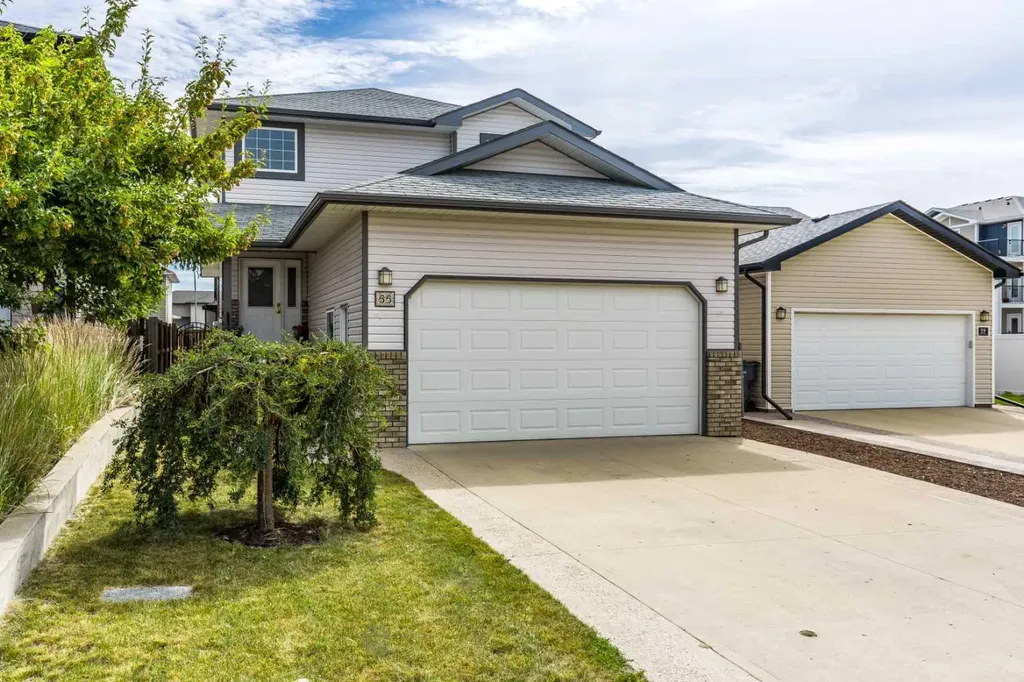 55 Vista Close SE Medicine Hat AB T1B 0A9