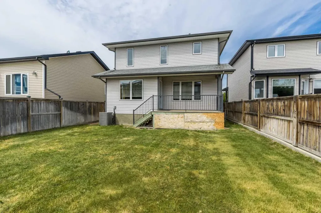 55 Vista Close SE Medicine Hat AB T1B 0A9