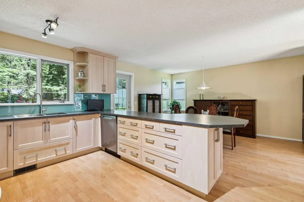 43 Bracken Road Bragg Creek AB T0L0K0