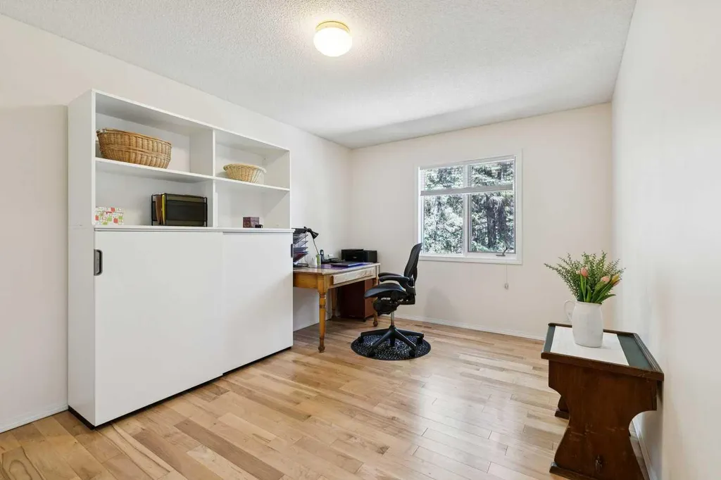 43 Bracken Road Bragg Creek AB T0L0K0