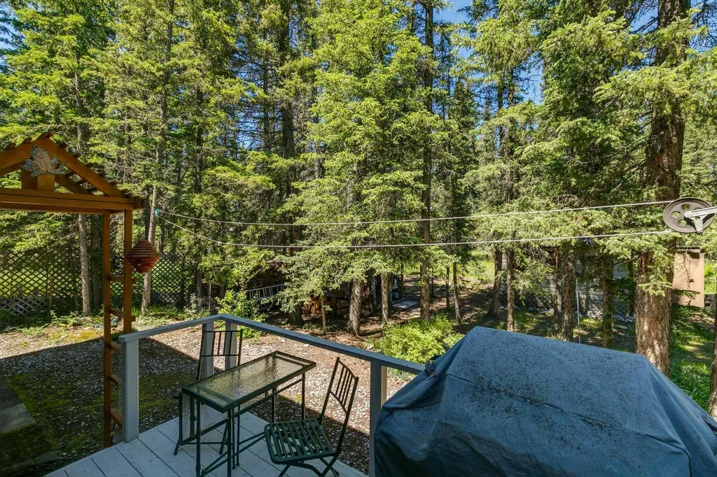 43 Bracken Road Bragg Creek AB T0L0K0