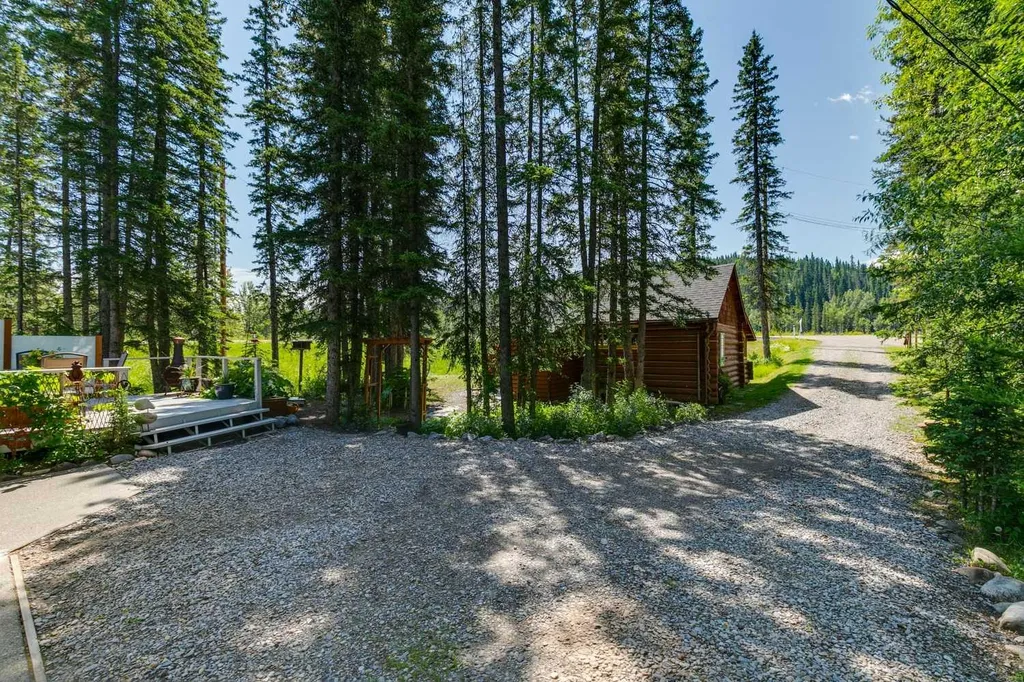 43 Bracken Road Bragg Creek AB T0L0K0