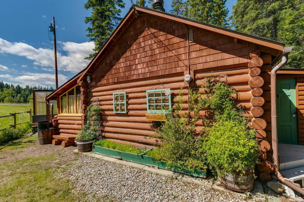 43 Bracken Road Bragg Creek AB T0L0K0