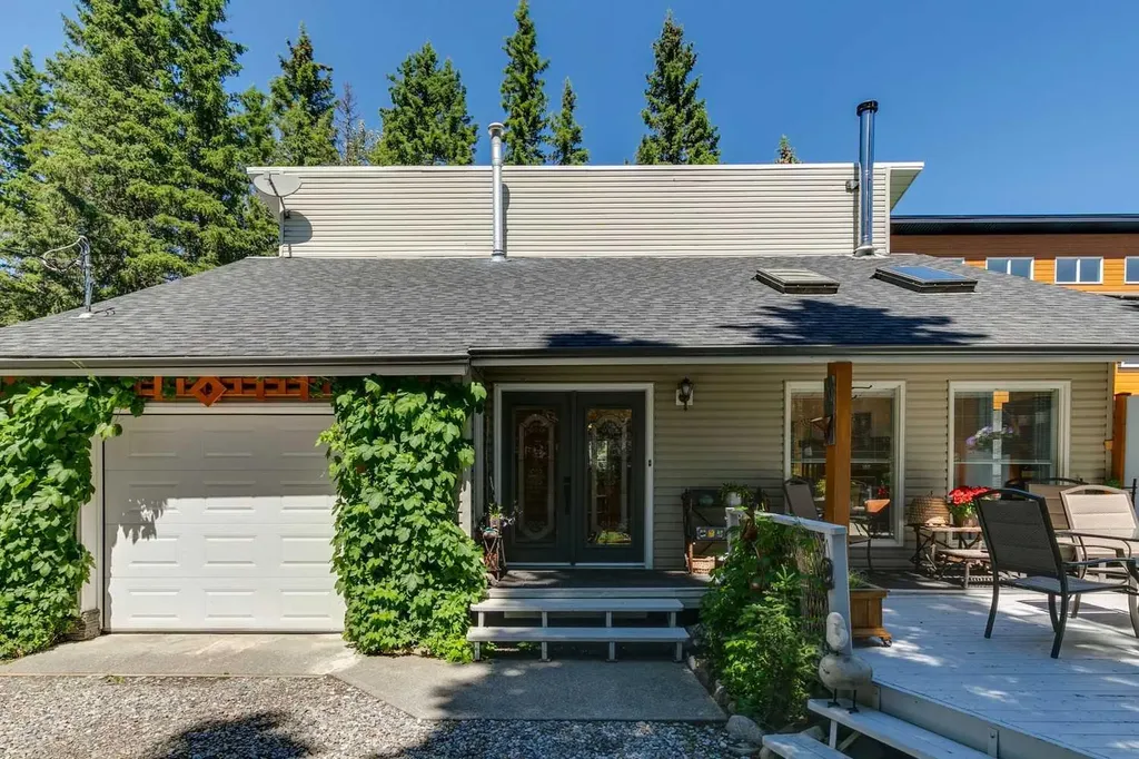 43 Bracken Road Bragg Creek AB T0L0K0