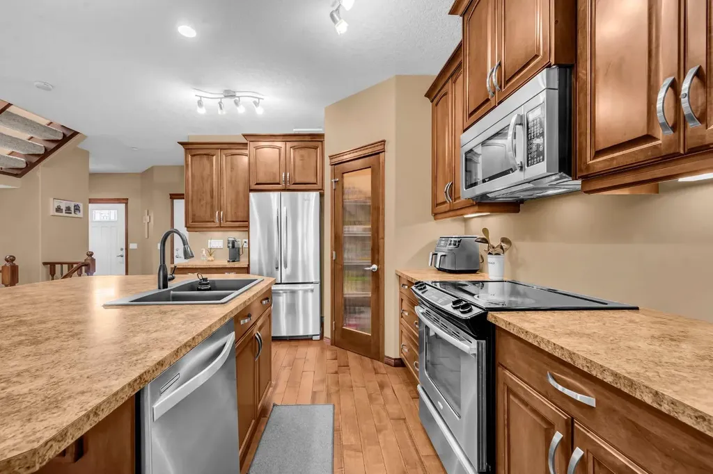 1011 Kings Heights Road SE Airdrie AB T4A0M5