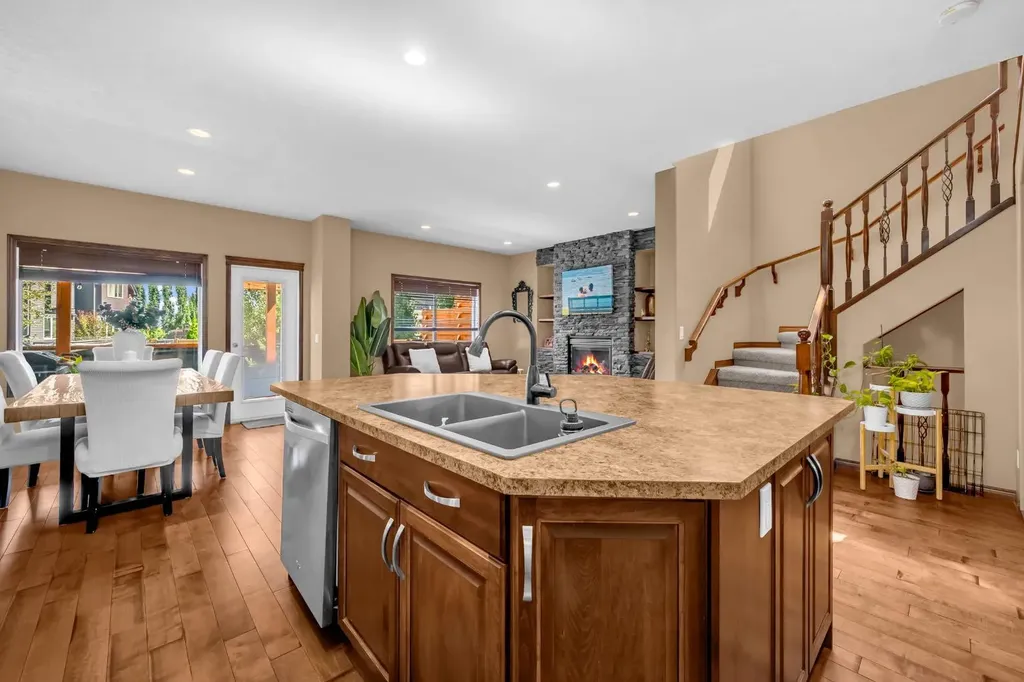 1011 Kings Heights Road SE Airdrie AB T4A0M5