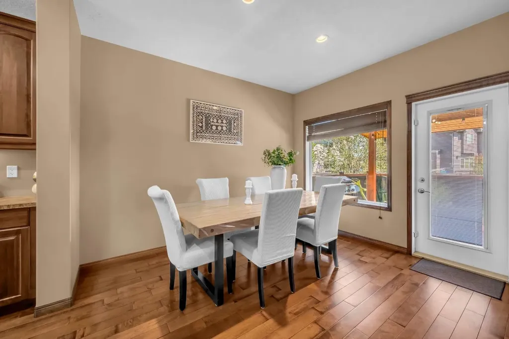 1011 Kings Heights Road SE Airdrie AB T4A0M5