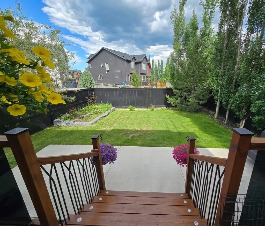 1011 Kings Heights Road SE Airdrie AB T4A0M5