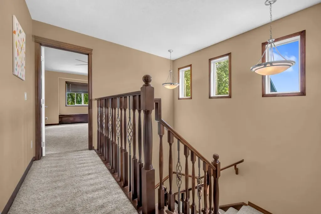 1011 Kings Heights Road SE Airdrie AB T4A0M5
