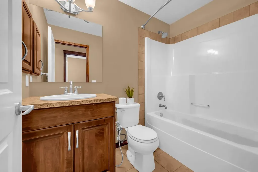 1011 Kings Heights Road SE Airdrie AB T4A0M5