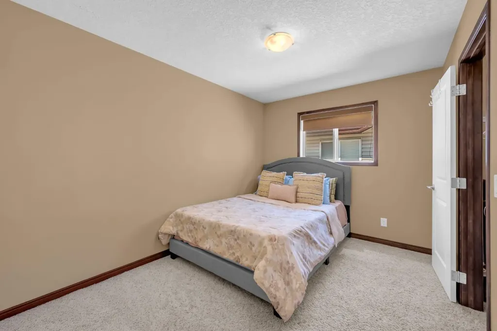 1011 Kings Heights Road SE Airdrie AB T4A0M5
