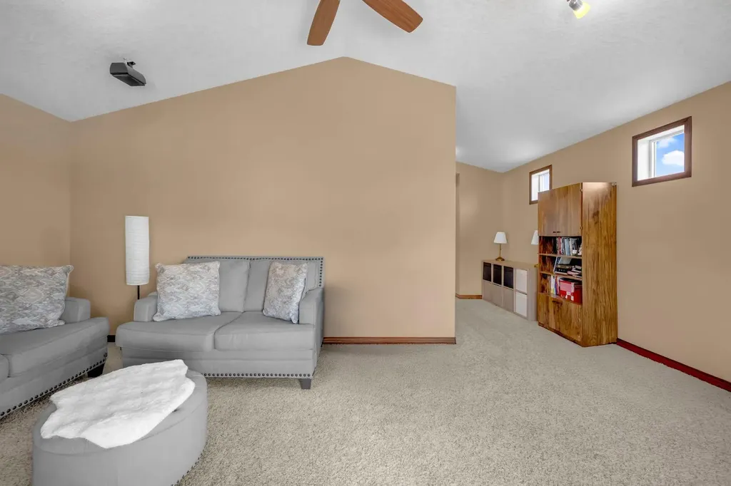 1011 Kings Heights Road SE Airdrie AB T4A0M5