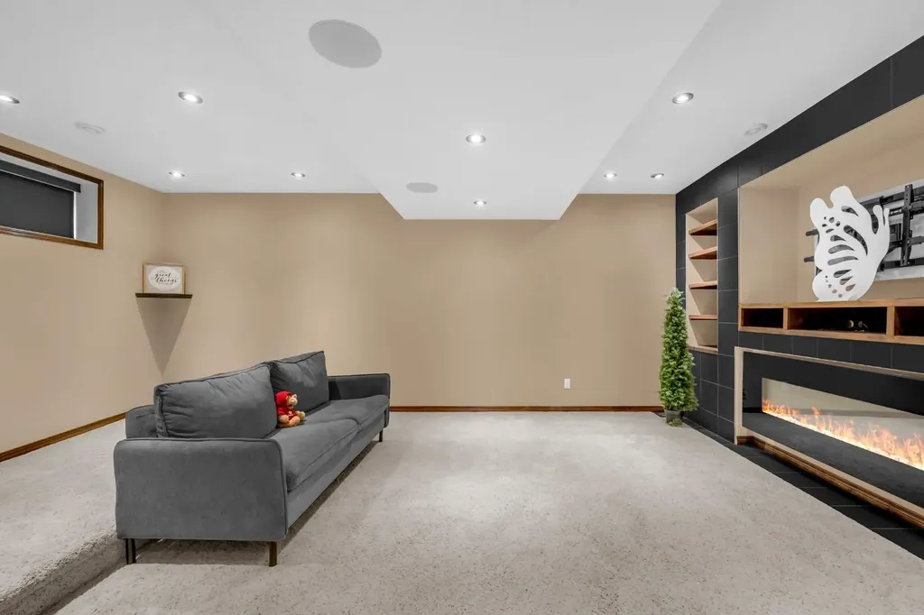 1011 Kings Heights Road SE Airdrie AB T4A0M5