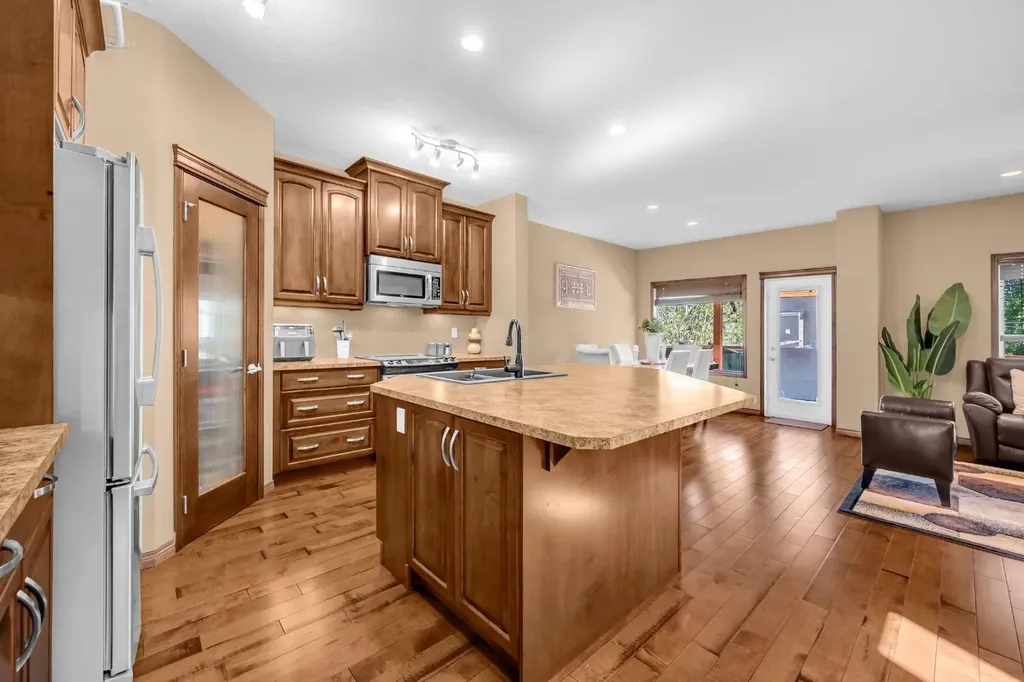 1011 Kings Heights Road SE Airdrie AB T4A0M5