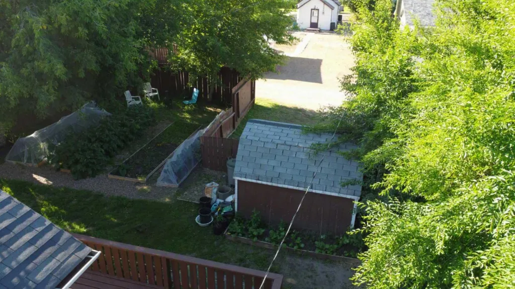304 5 Avenue E Hanna AB T0J 1P0