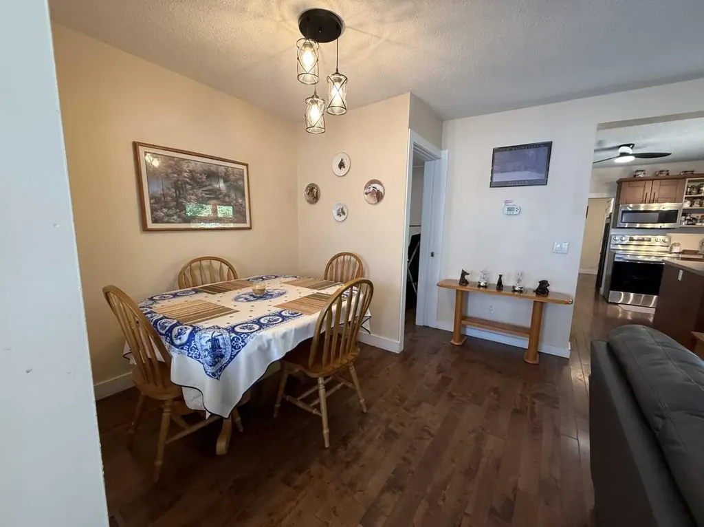 304 5 Avenue E Hanna AB T0J 1P0
