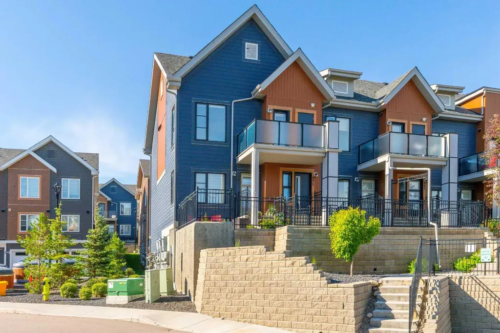 271 Livingston Common NE Calgary AB T3P 1K1