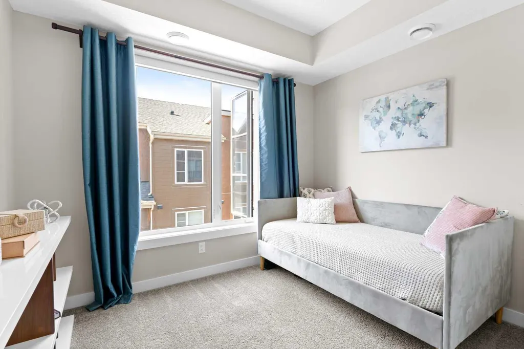271 Livingston Common NE Calgary AB T3P 1K1