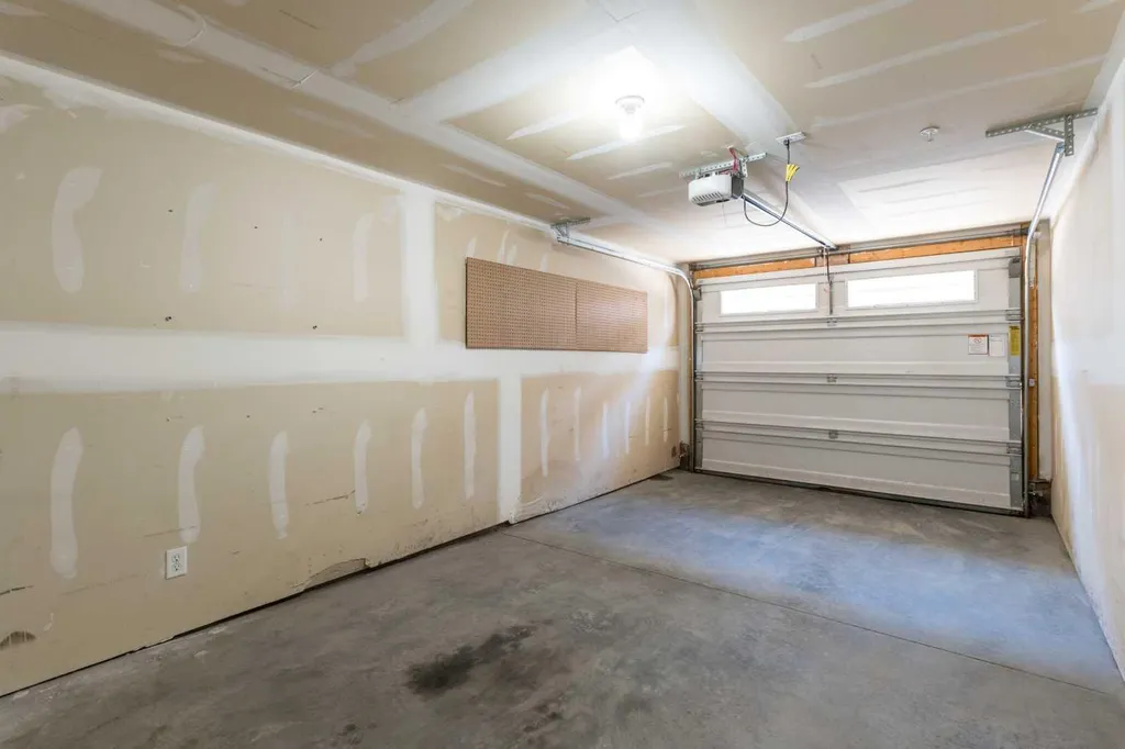 271 Livingston Common NE Calgary AB T3P 1K1