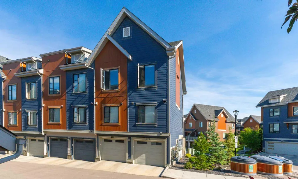 271 Livingston Common NE Calgary AB T3P 1K1