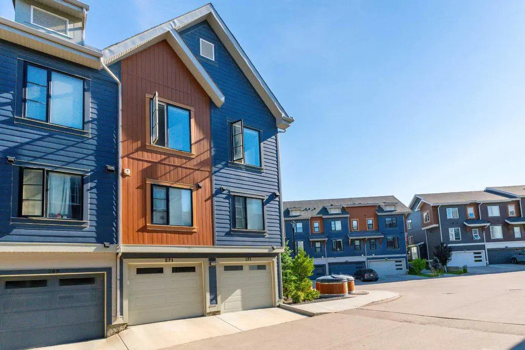 271 Livingston Common NE Calgary AB T3P 1K1