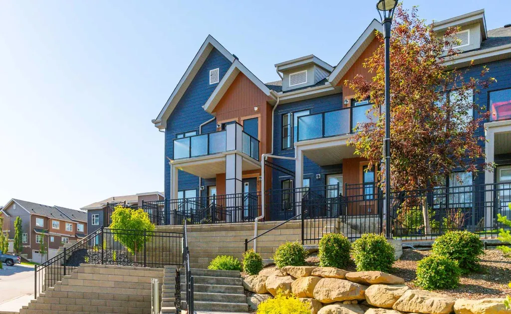 271 Livingston Common NE Calgary AB T3P 1K1