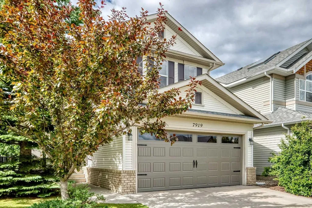 7919 Cougar Ridge Avenue SW Calgary AB T3H 5L4