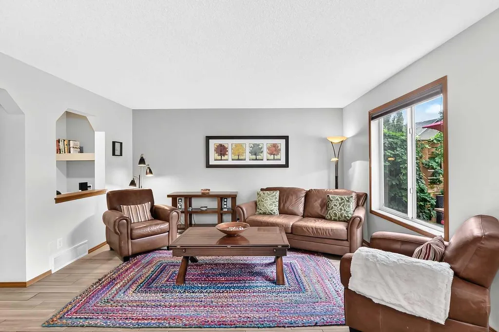 7919 Cougar Ridge Avenue SW Calgary AB T3H 5L4
