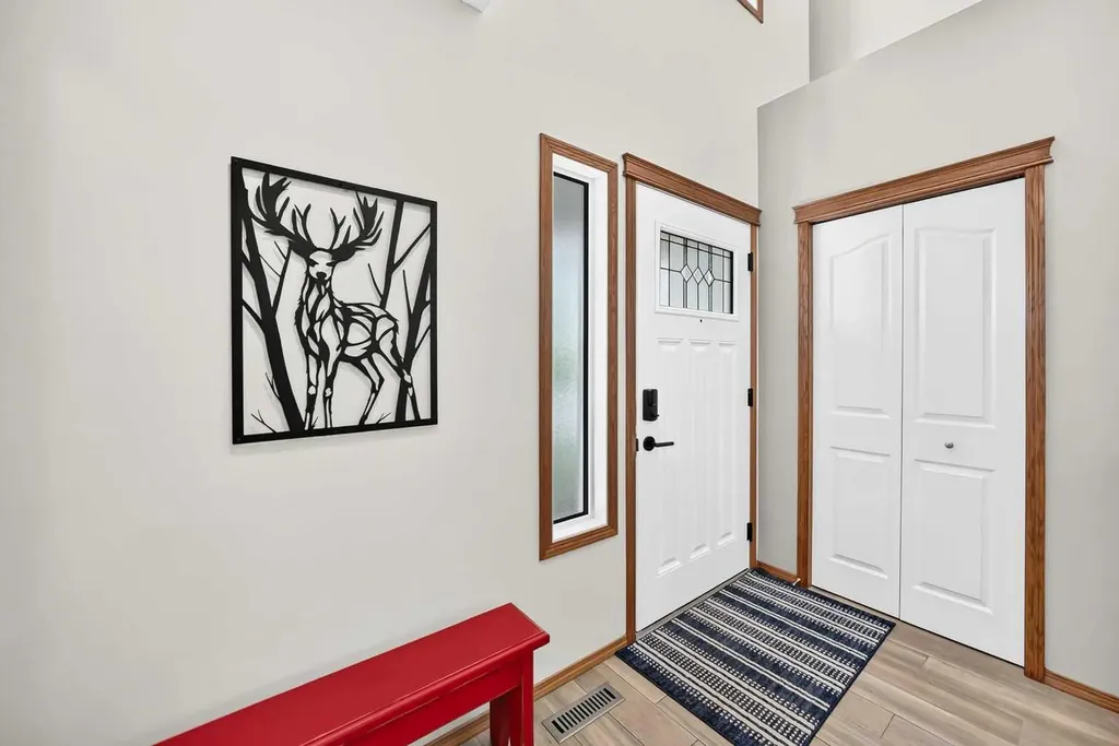 7919 Cougar Ridge Avenue SW Calgary AB T3H 5L4