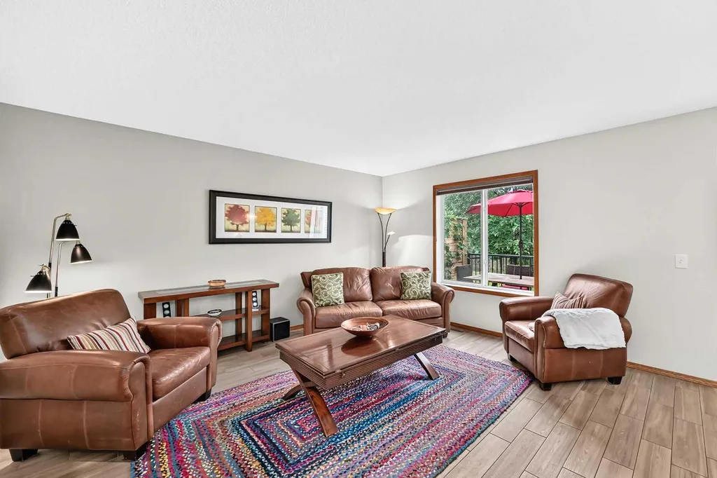 7919 Cougar Ridge Avenue SW Calgary AB T3H 5L4