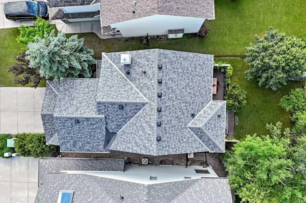 7919 Cougar Ridge Avenue SW Calgary AB T3H 5L4