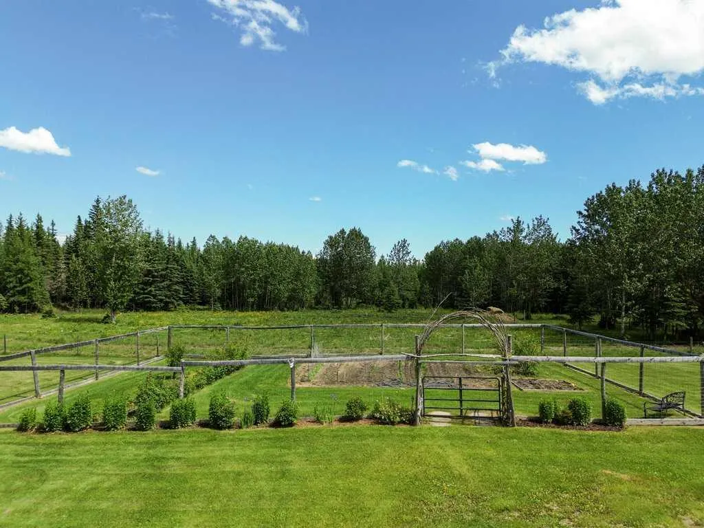 400043 Range Road 6-4 Rural Clearwater County AB T4T 1B7