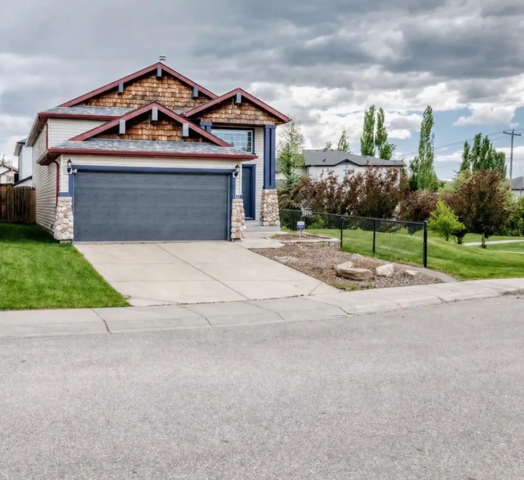 91 Panamount Gardens NW Calgary AB T3K 5V5
