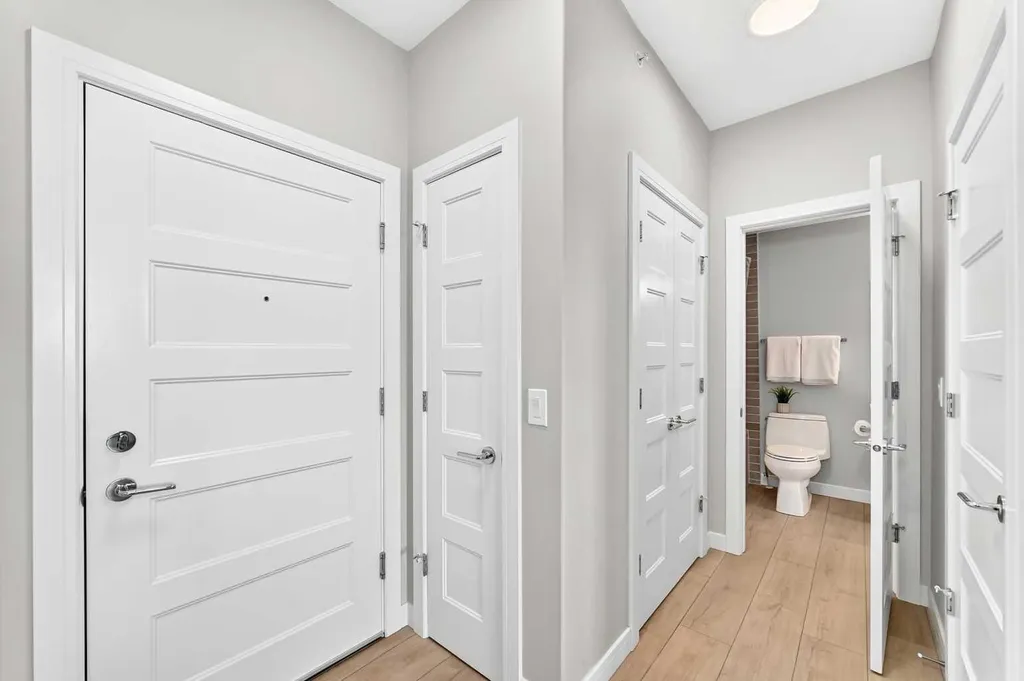 80 Greenbriar Place NW Calgary AB T3B 6J4
